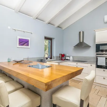 Holiday home 4 Bedroom Cozy In *